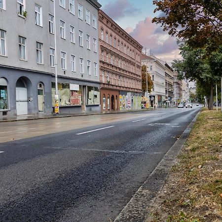 Cozy Apartment, 2 Private Terraces, 8 Min To City Center Wien Exteriör bild