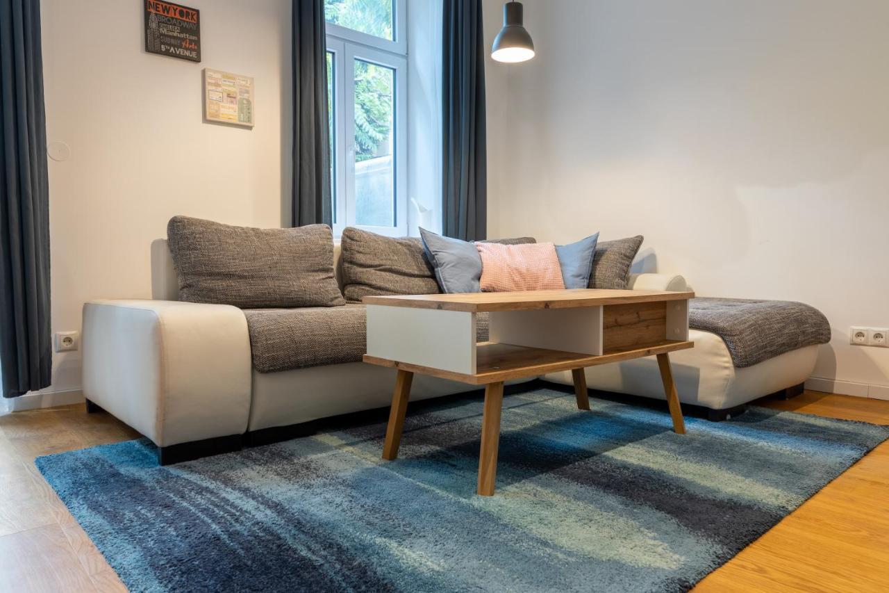 Cozy Apartment, 2 Private Terraces, 8 Min To City Center Wien Exteriör bild